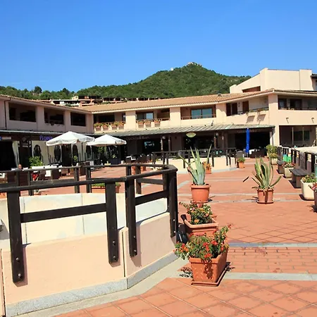 In Di Arzachena, Sardinia 坎尼吉翁