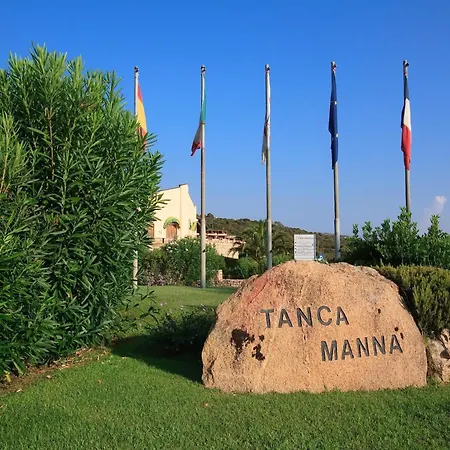 In Di Arzachena, Sardinia 坎尼吉翁